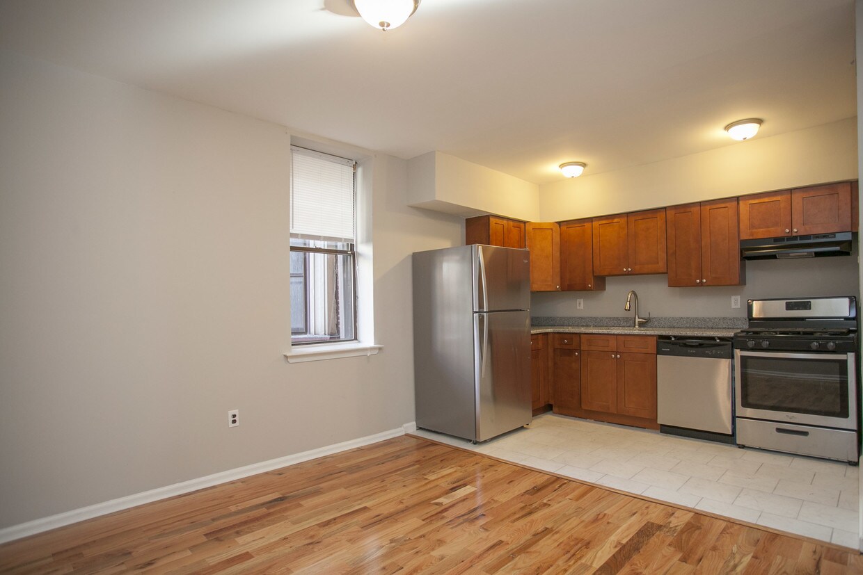 Primary Photo - 7057 Cresheim Rd