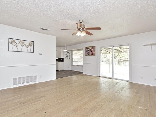 Building Photo - 9701 Hansford Dr