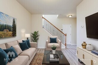 Building Photo - 4699 Creekside Villas Way