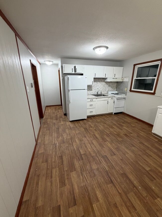 Building Photo - 58 Marconi Ave