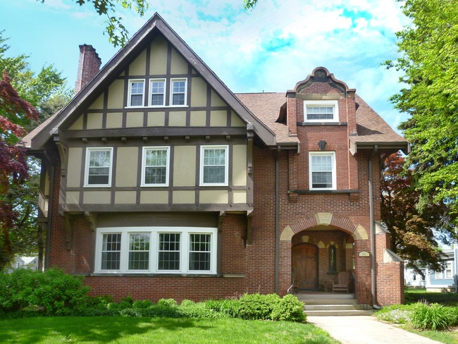 542 W 6th St - 542 6th W St