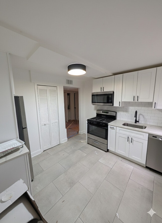 Foto del edificio - 1362 N Bosworth Ave