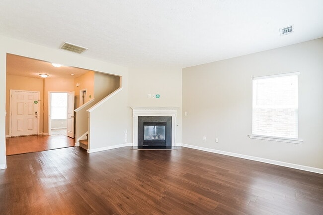 Building Photo - 1718 Hartford Ln