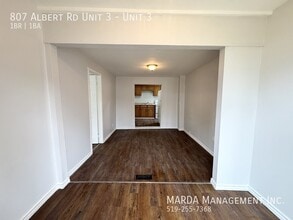 Building Photo - 807 Albert Rd