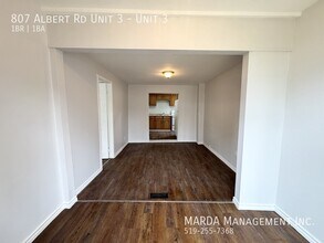 Building Photo - 807 Albert Rd