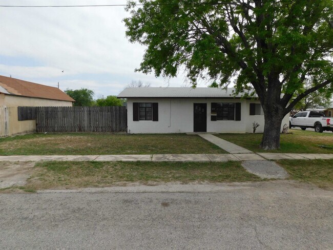 Foto del edificio - 610 W 7th St