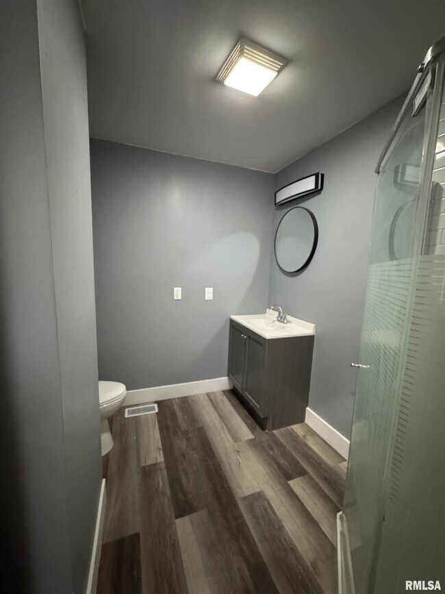 Foto del edificio - 627 N Division St