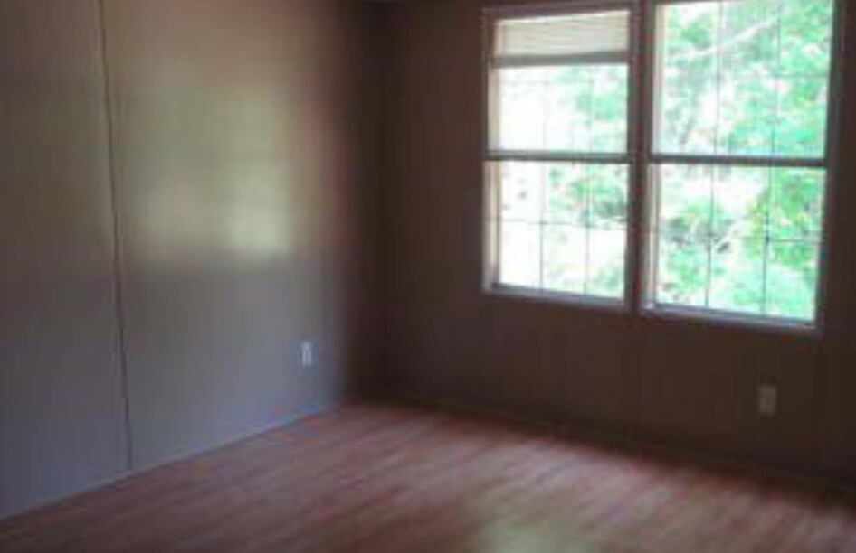 Building Photo - 6960 White Oak River Rd
