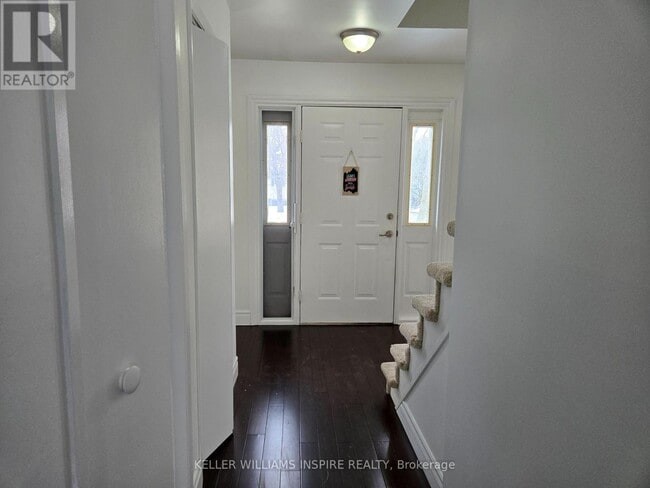 Building Photo - 10 Flint Dr