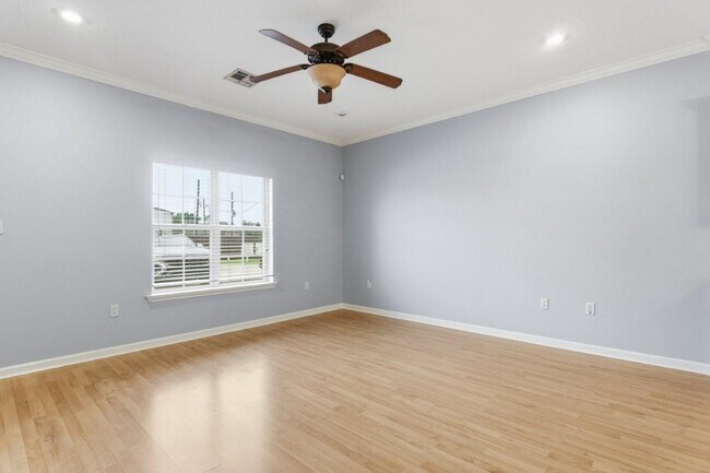 Foto del edificio - 620 Bienville St