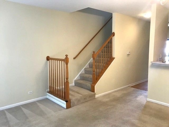 Building Photo - 2440 Oneida Ln