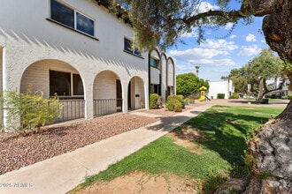 Building Photo - 4251 N Miller Rd