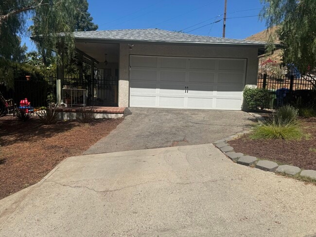 Building Photo - 7817 Shady Cove Ave