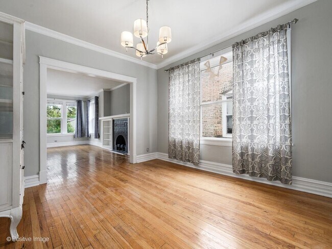 Foto del edificio - 4142 N Albany Ave
