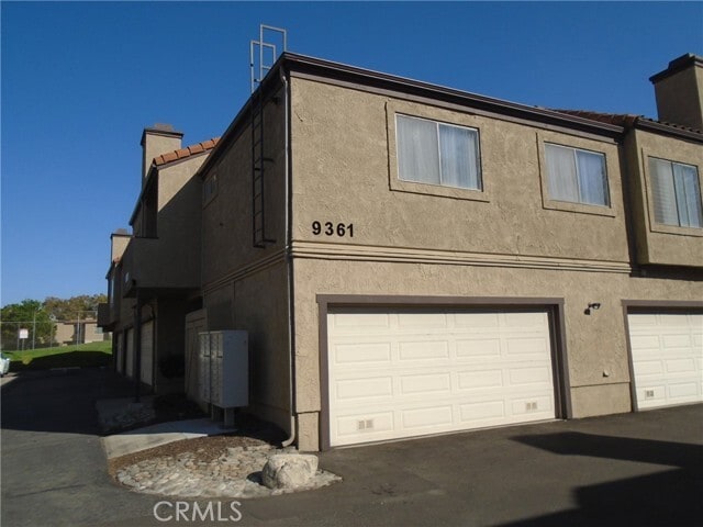 Building Photo - 9361 Shadowood Dr