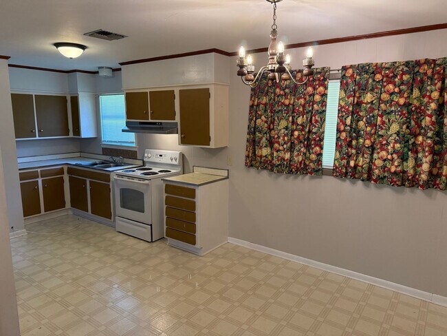 Foto del edificio - 3 Bed/1.5 Bath in Broadmoor School District