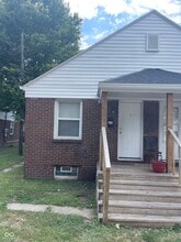 Building Photo - 615 N Tibbs Ave