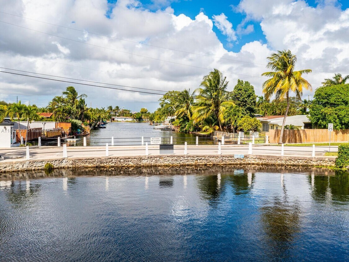 Foto principal - 2856 NW 10th Ave