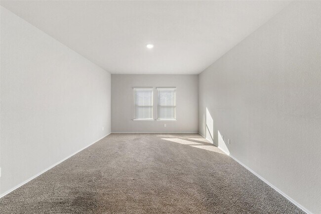 Building Photo - 40475 Gdn Hts Ln