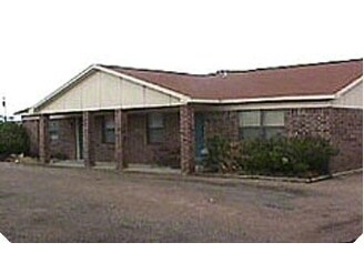 Primary Photo - 1665 Ballard Dr