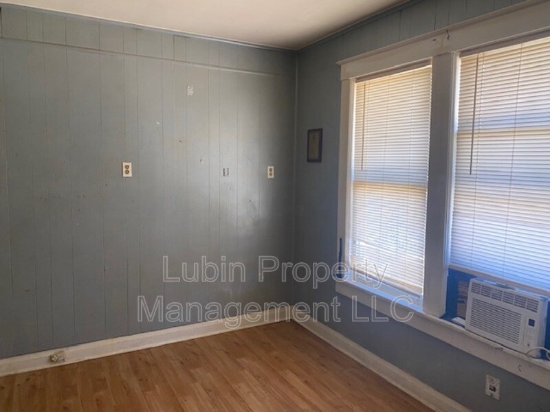 Building Photo - 1310 Faxon Ave