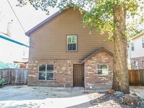 Building Photo - 558 Jay St