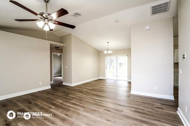 Building Photo - 2101 NE 7th Pl, Cape Coral, FL 33909