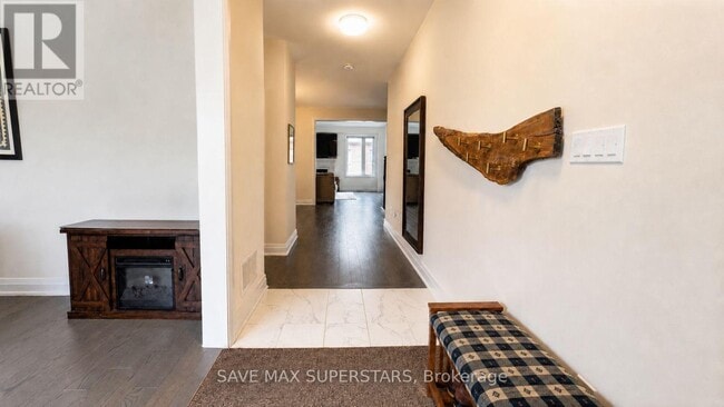 Building Photo - 4 Sweet Cicely St