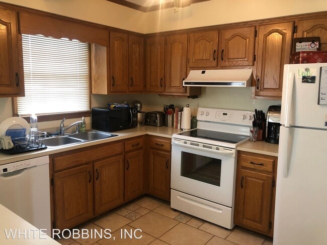 Building Photo - 5 br, 2.5 bath House - 15 Harris Circle