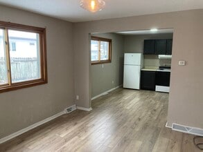 Building Photo - 1715 Winnebago St