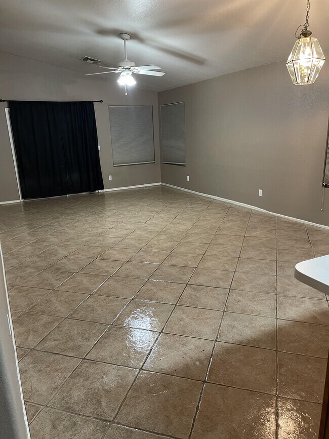 Foto del edificio - 922 W Sierra Madre Ave