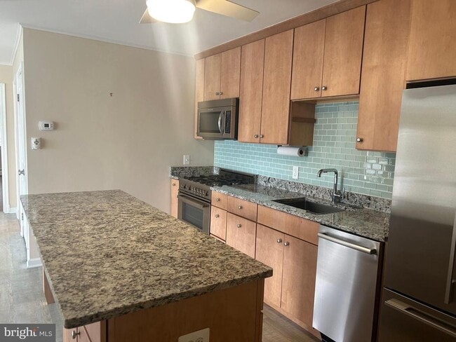 Building Photo - 2660 Greenbriar Ln