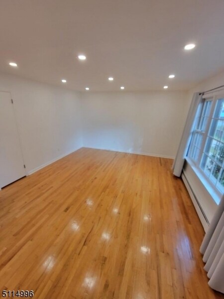 Building Photo - 158 Piaget Ave