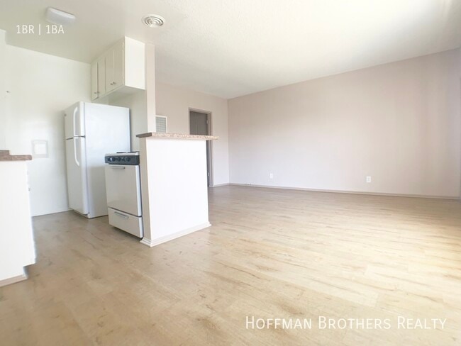 Building Photo - 12620 Caswell Ave