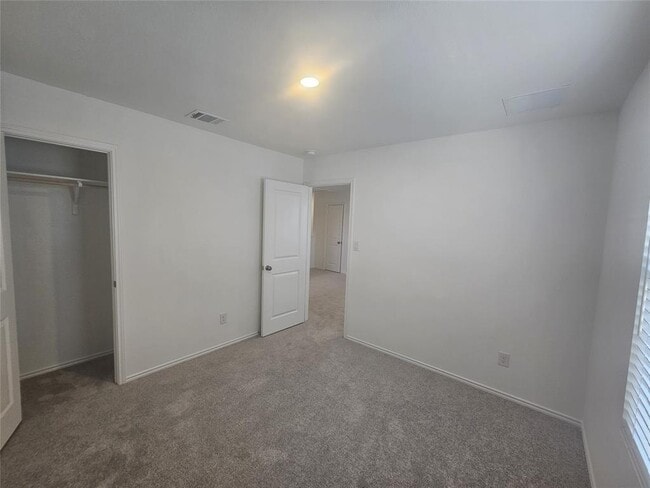 Foto del edificio - 420 Drizzle Dr