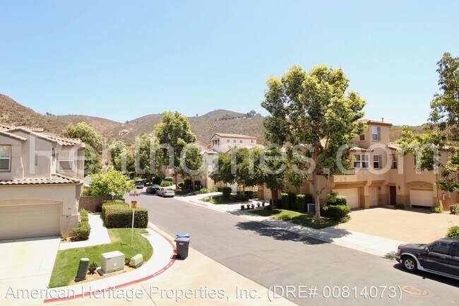 Building Photo - 2 br, 3 bath House - 898 Custer Avenue