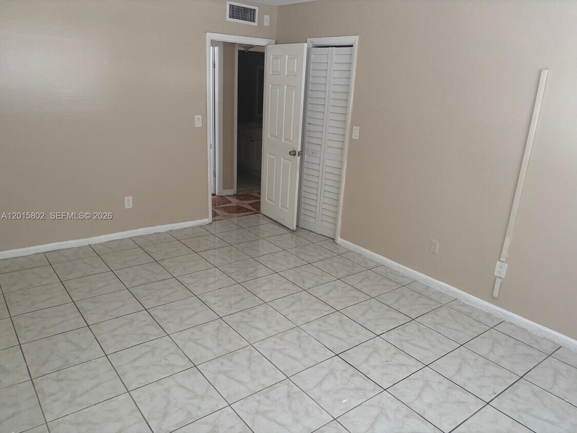 Foto del edificio - 15205 NE 6th Ave