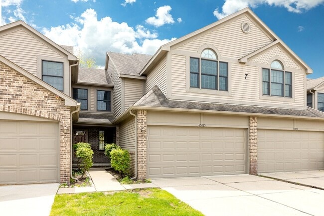 Building Photo - 45085 Horseshoe Dr