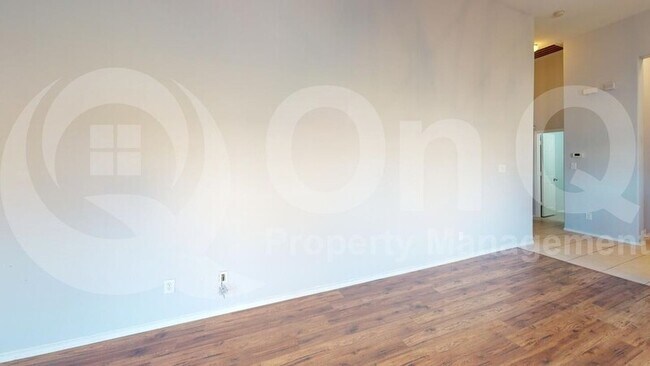 Building Photo - 189 Riverdell South Mews