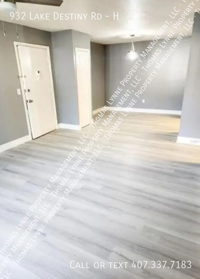 Foto del edificio - 932 Lake Destiny Rd