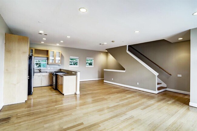 Building Photo - 3507 Mosley Ct