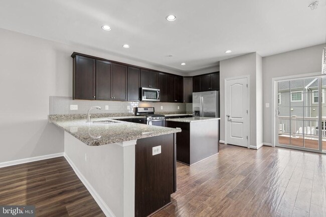 Foto del edificio - 9442 Adelaide Ln