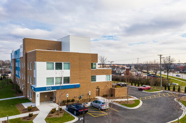 Building Photo - Crescent Place