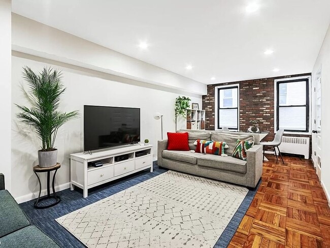 Building Photo - 525 W 235th St