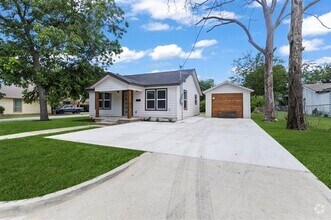 Building Photo - 601 Pearson Ave