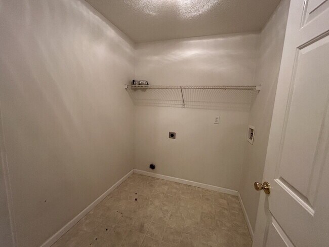 Foto del edificio - Apartment for Rent