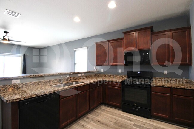 Foto del edificio - 20481 N Grantham Rd