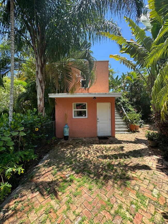 Building Photo - 822 Milan Ave