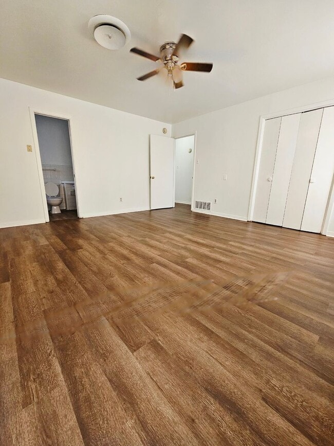 Building Photo - 309 Crystal Dr