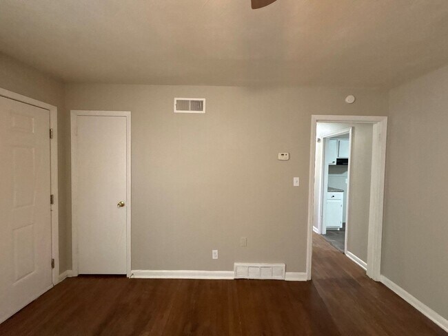 Building Photo - Newly Renovated Home In Frayser - Open To Section 8